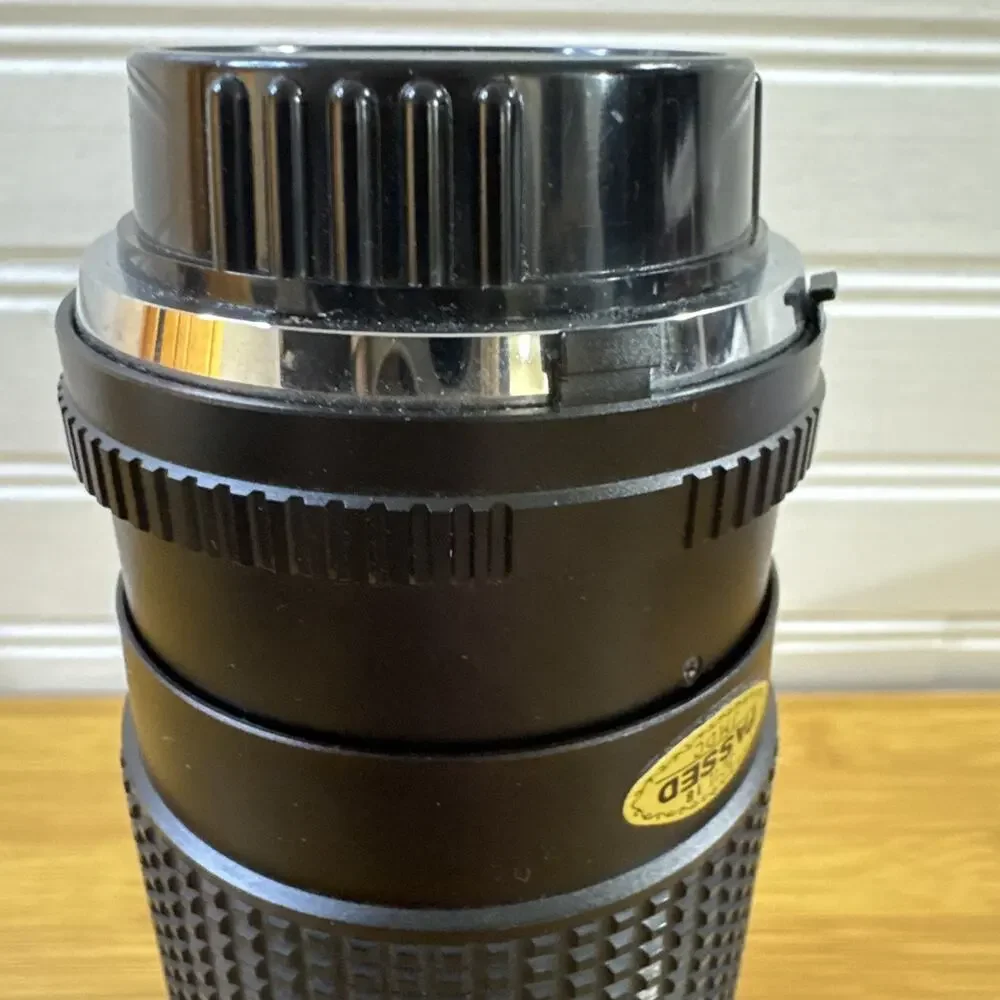 Tokina RMC II 80-200mm f/4 Telephoto Zoom Lens for Canon FD Manual Focus Vintage